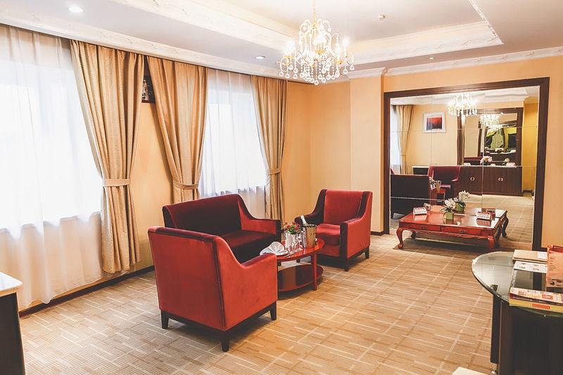 Renion Hills Hotel Almaty Exterior foto