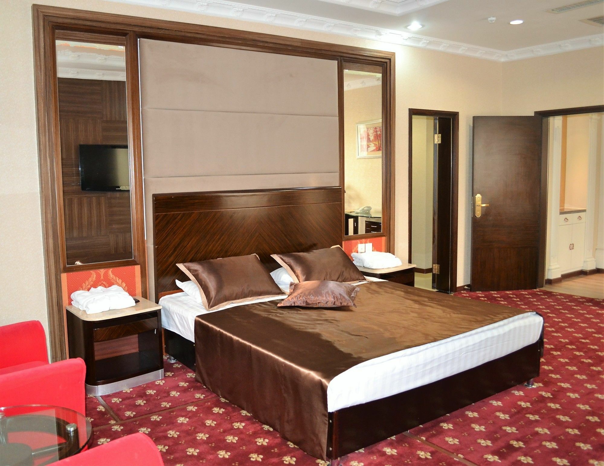 Renion Hills Hotel Almaty Exterior foto